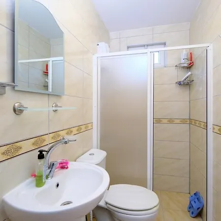Deniz Manzarali Ve Terasli Apartment Faralya
