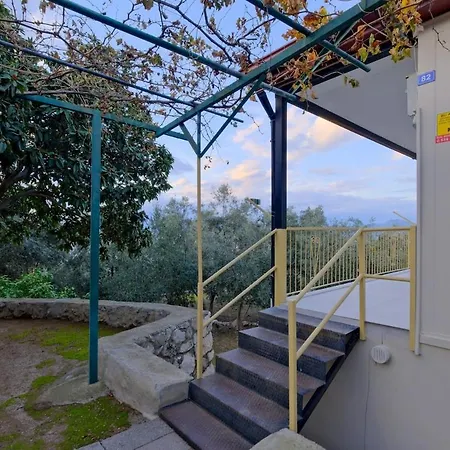 Deniz Manzarali Ve Terasli Apartment *