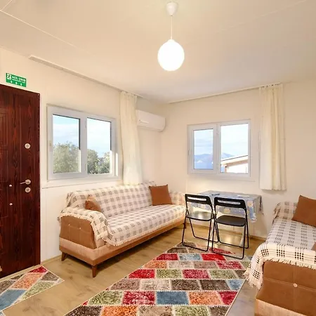 Deniz Manzarali Ve Terasli Apartament